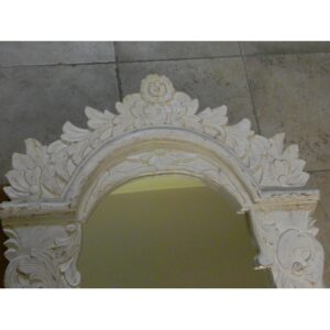 Specchio in legno scolpito