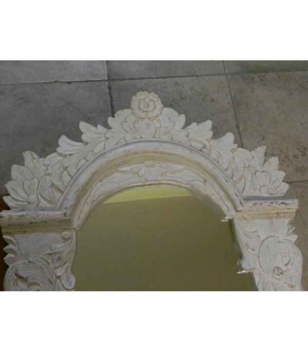 Specchio in legno scolpito