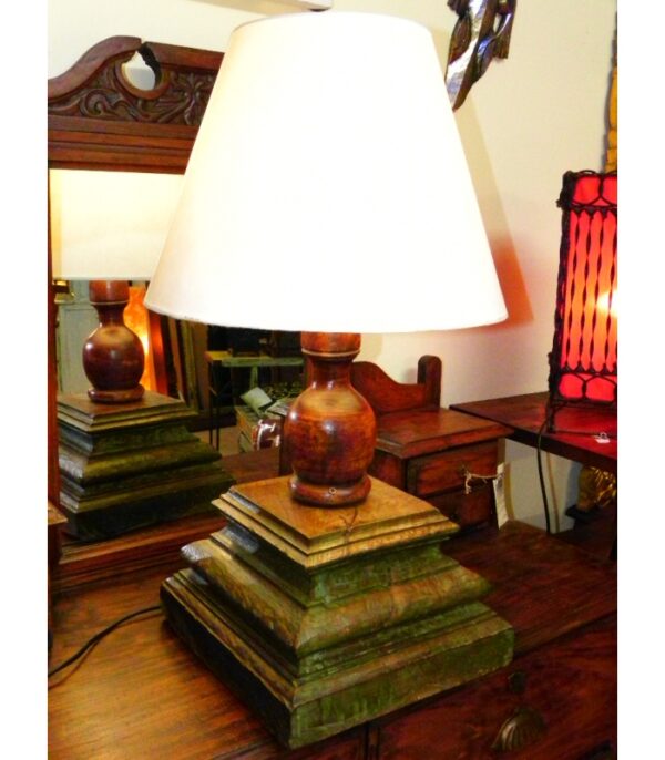 LAMPADA DA VECCHIO CAPITELLO