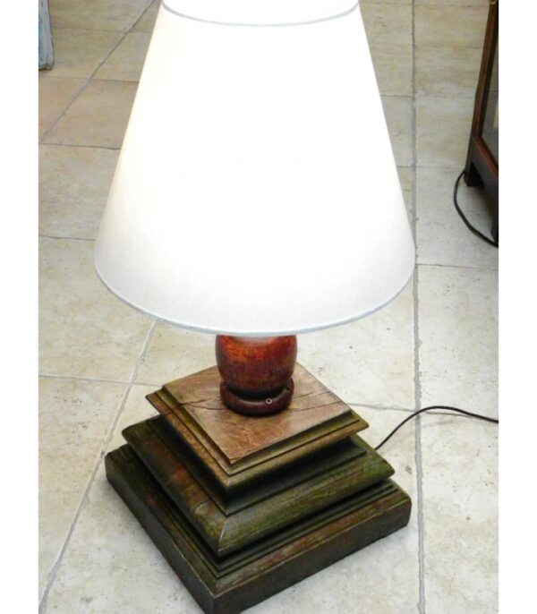 LAMPADA DA VECCHIO CAPITELLO