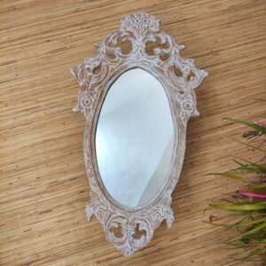 specchio in legno sbiancato ovale