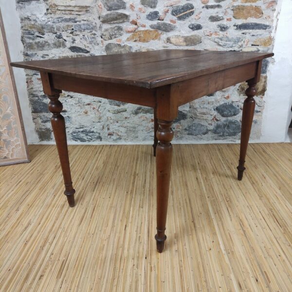 tavolo coloniale indonesiano in legno