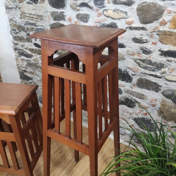 Trespoli in legno portavasi coloniali indiani