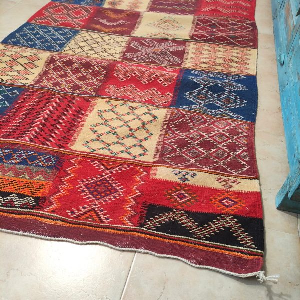 tappeto kilim passatoia berbera colorata quadri rosso blu nero beige