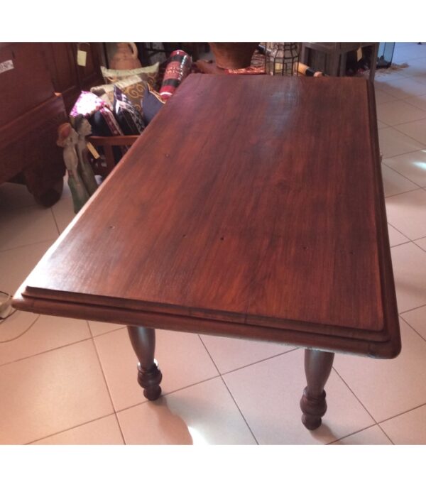 VECCHIO TAVOLO IN TEAK MASSELLO