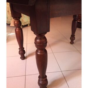 VECCHIO TAVOLO IN TEAK MASSELLO