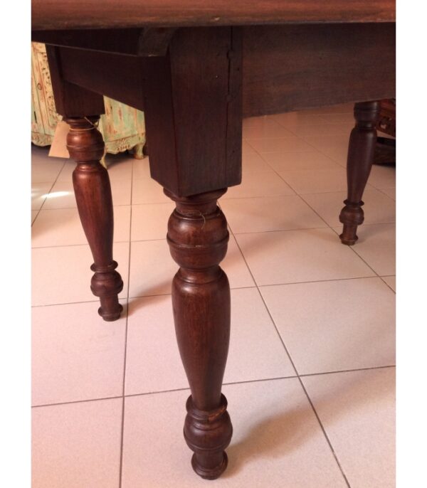 VECCHIO TAVOLO IN TEAK MASSELLO
