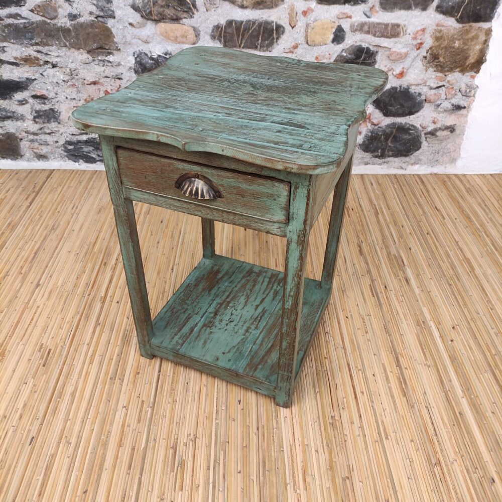 tavolino comodino color verde con cassetto