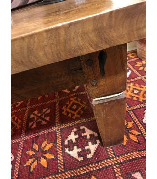 TAVOLINO IN LEGNO MASSELLO