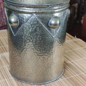 barattolo contenitore argentone marocco dettaglio della decorazione