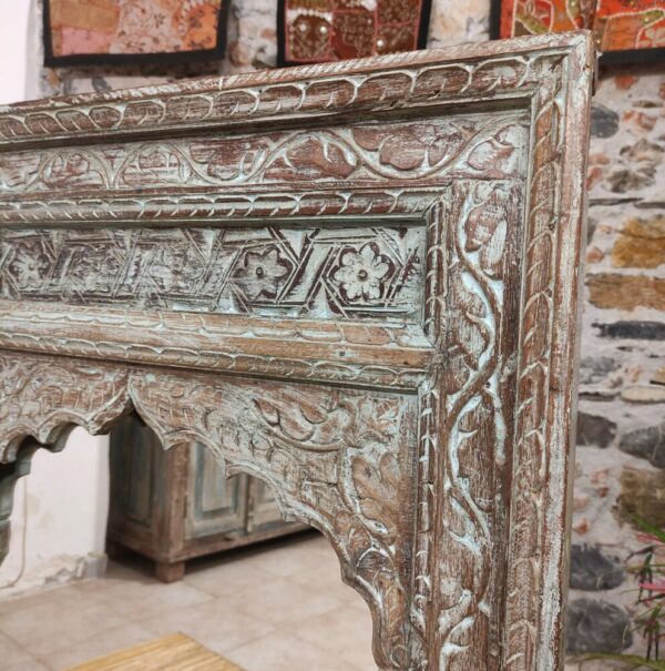 dettaglio decorazione di specchio indiano a finestra