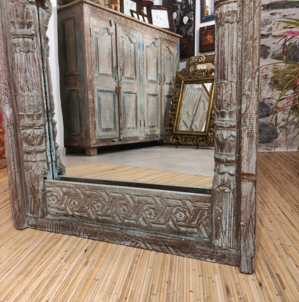 decorazione legno di specchio indiano a finestra