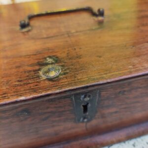 ANTICO BAULETTO APRIBILE CON SCOMPARTO