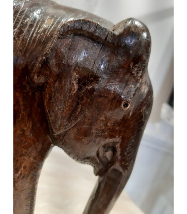 ELEFANTE IN LEGNO