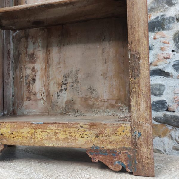 vetrinetta indiana dettaglio piede