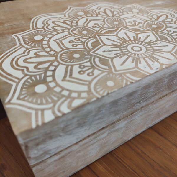 SCATOLA PORTAGIOIE CON MANDALA BIANCO - immagine 4