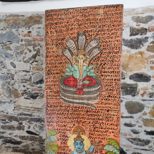 Pannello etnico decorativo indiano con Ganesh e divinità dipinto a mano