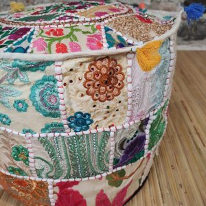 pouf indiano ricamato patchwork bianco