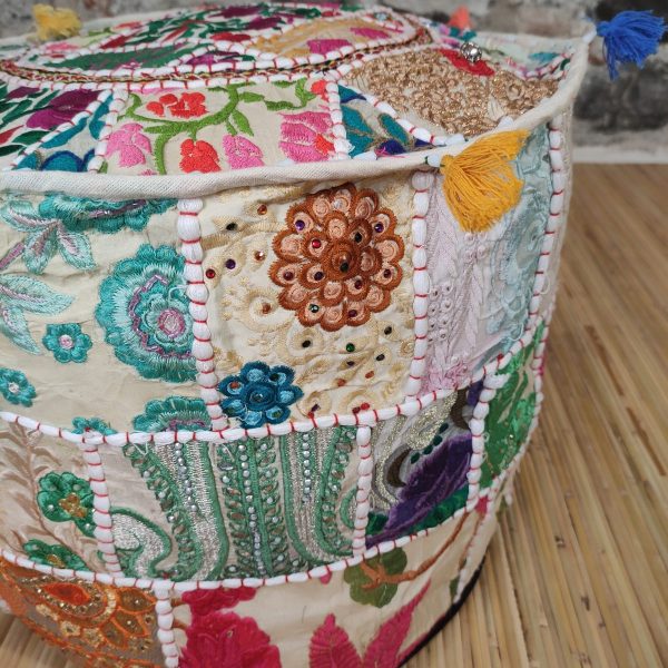 pouf indiano ricamato patchwork bianco