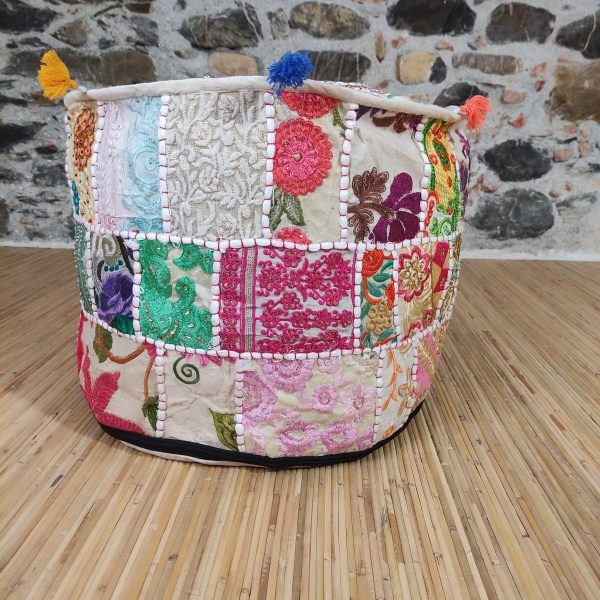 pouf indiano ricamato patchwork bianco