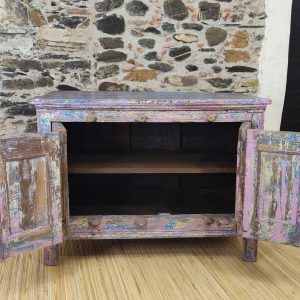 credenza indiana originale rosa e azzurra capiente con un ripiano