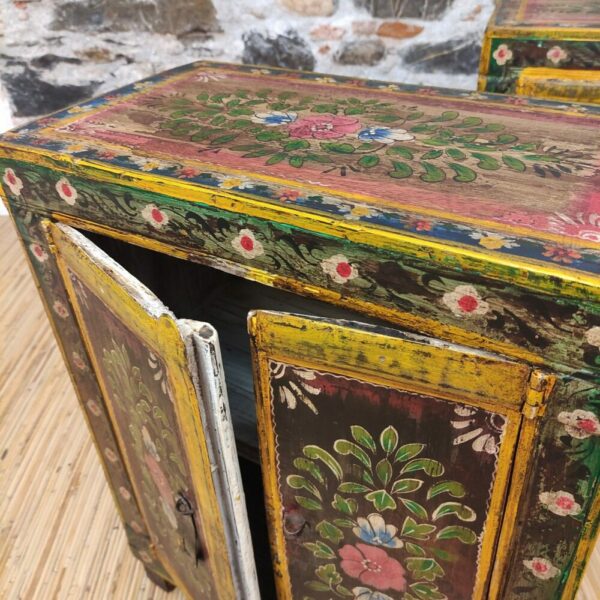 COMODINI INDIANI DIPINTI A FIORI - immagine 3