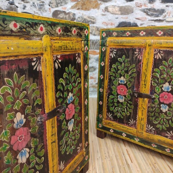 COMODINI INDIANI DIPINTI A FIORI - immagine 6