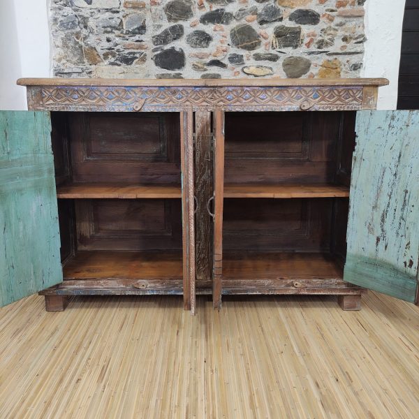 credenza indiana interno