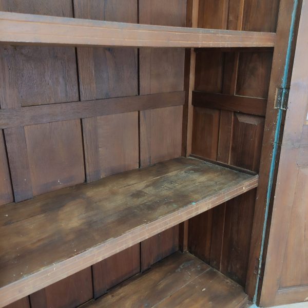 credenza indiana a vetri interno
