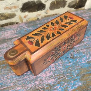 portagioie indiano in legno arancione dipinto a mano
