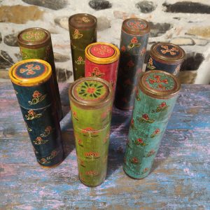 contenitore vintage indiano in cartone