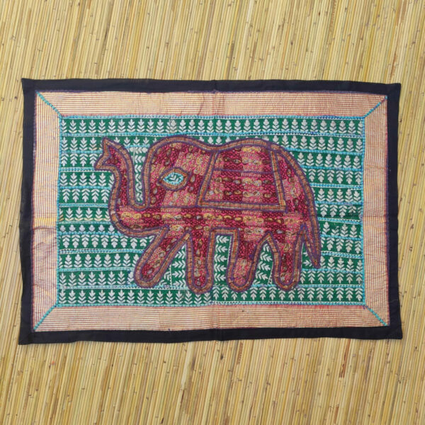 ARAZZO CON ELEFANTE RICAMATO