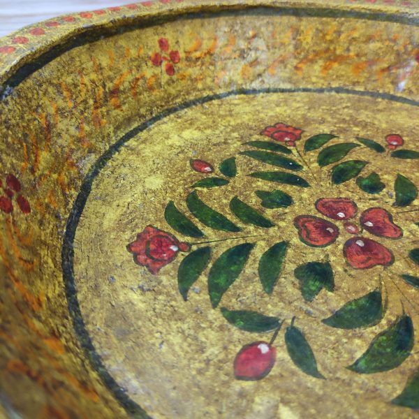 piatti indiani dettaglio fiori dipinti a mano