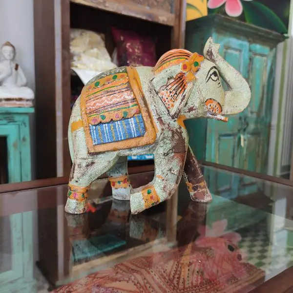 Elefante Arrabbiato: Elefante Asiatico In Legno Intagliato A Mano Vintage Con Zanne Di Corno