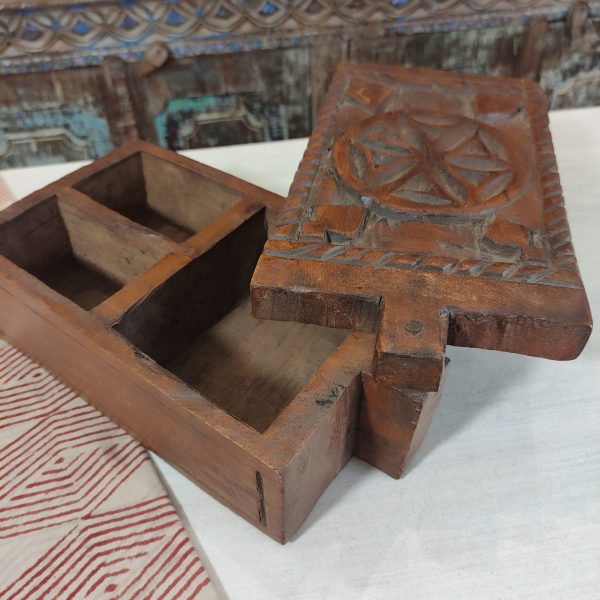 antico portaspezie in legno tre scomparti