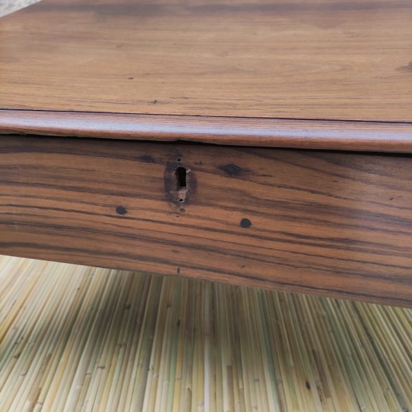 ANTICO SCRITTOIO INDIANO IN LEGNO CON CASSETTO