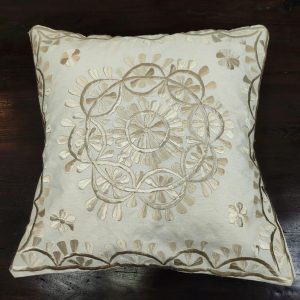 Federa Cuscino Decorativa In Seta Banarasi Fatta A Mano - 40x40 Cm, Motivo Mandala, Colore Ocra, Da Ruwado.de