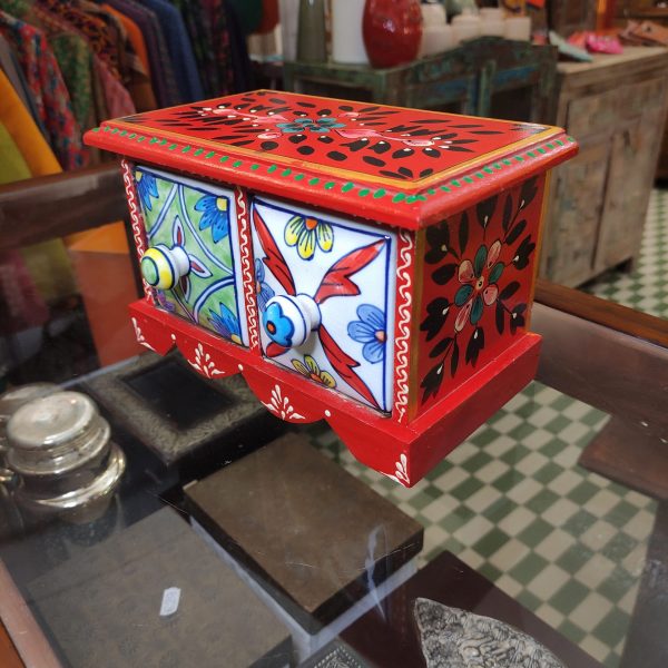 PICCOLA CASSETTIERA PORTA SPEZIE IN LEGNO E CERAMICA DIPINTA A MANO