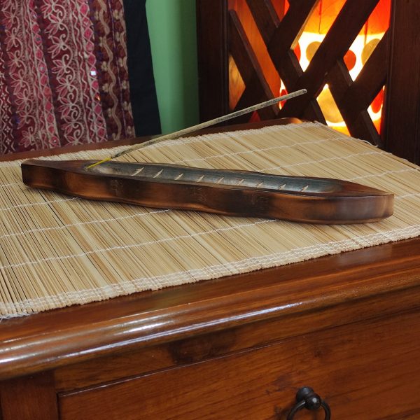 porta incenso in legno a forma di foglia