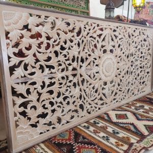 Pannello decorativo indonesiano da parete legno sbiancato con cornice