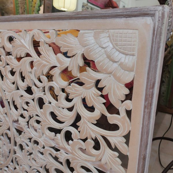 dettaglio lavorazione Pannello decorativo indonesiano da parete legno sbiancato