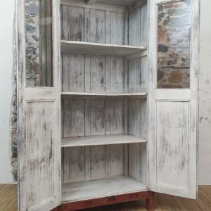 Dispensa vetrina indiana. Interno bianco con tre ripiani