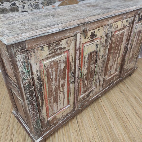 CREDENZA RUSTICA COLORATA INDIANA CON PORTE ANTICHE VISTA DALL'ALTO