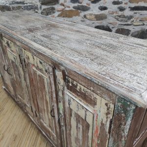 PIANO DELLA CREDENZA RUSTICA COLORATA INDIANA CON PORTE ANTICHE