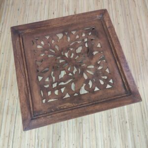 decorazione traforata del tavolino indiano con vetro