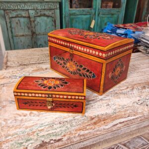 portagioie in legno a fiori rosso indiano