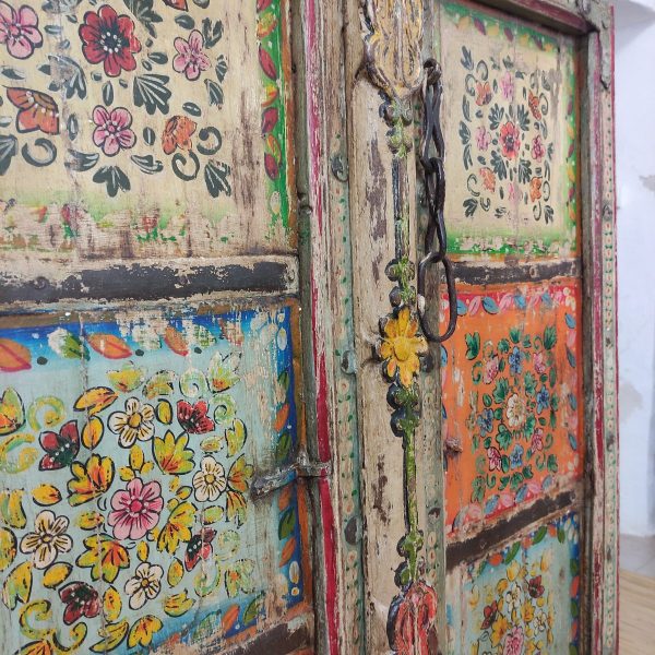 porta indiana antica decorata a fiori