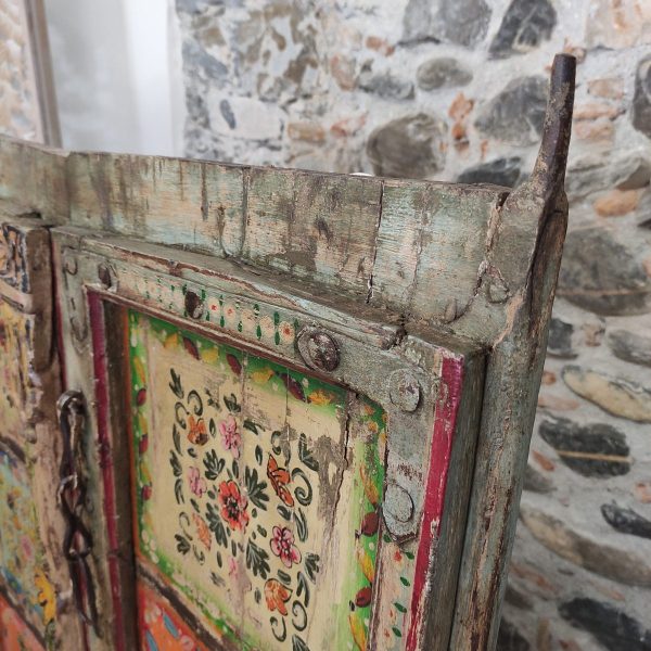 porta indiana antica decorata a fiori