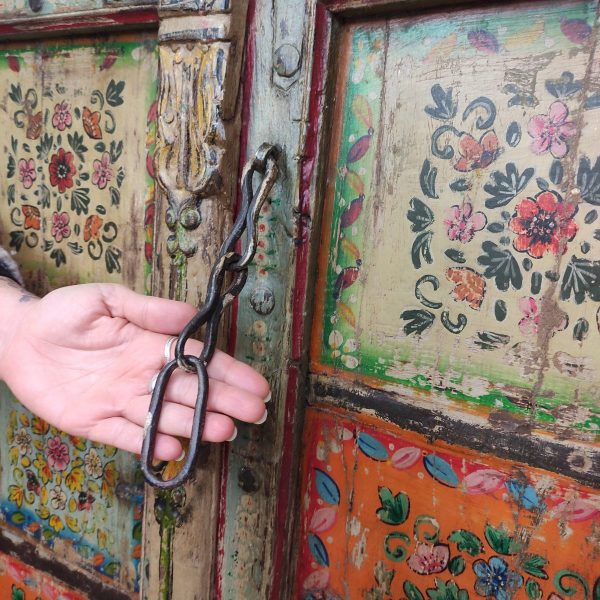 porta indiana antica decorata a fiori