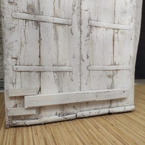 porta indiana antica decorata a fiori